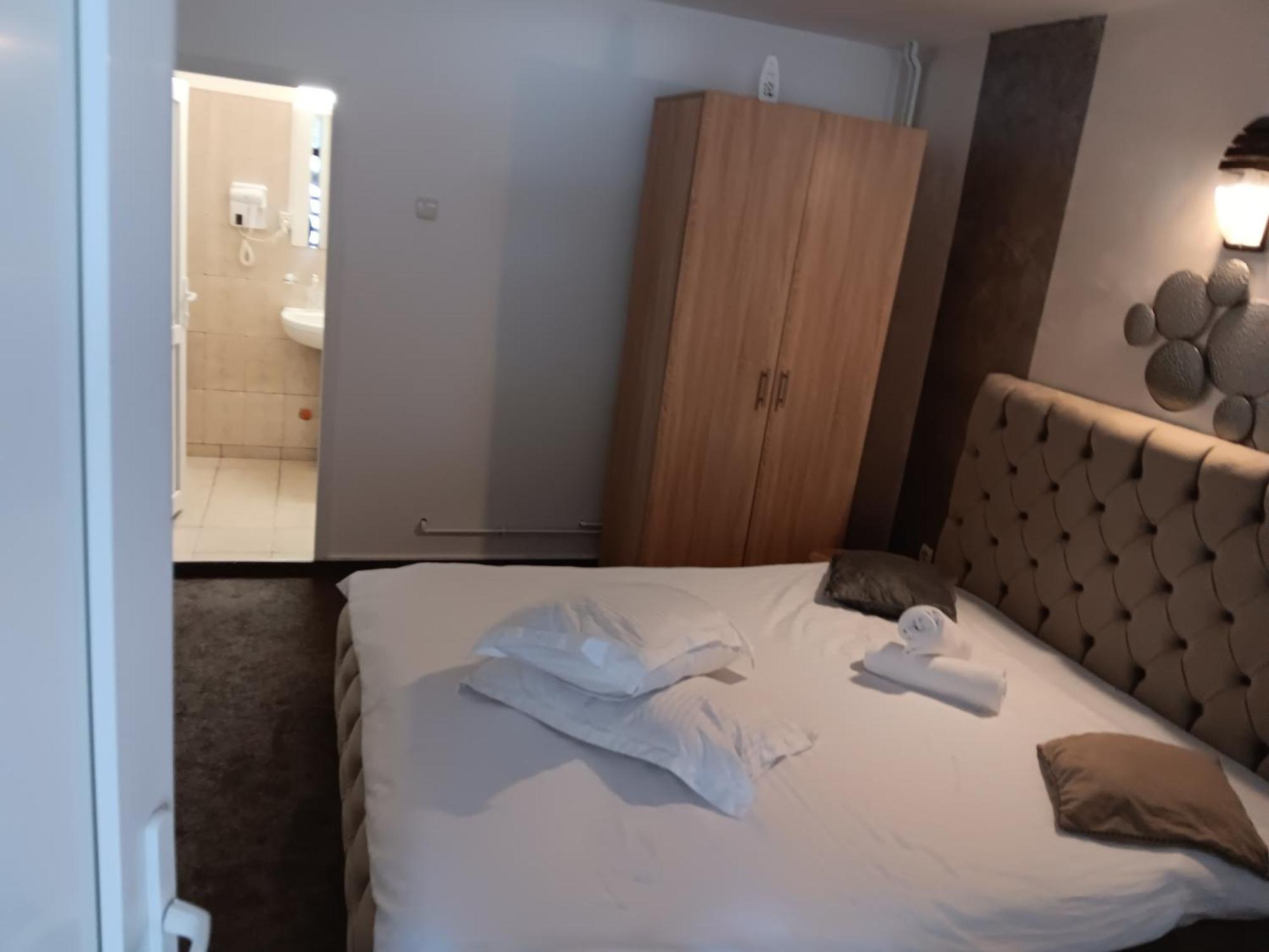 La Protap Calimanesti Hotel Luaran gambar