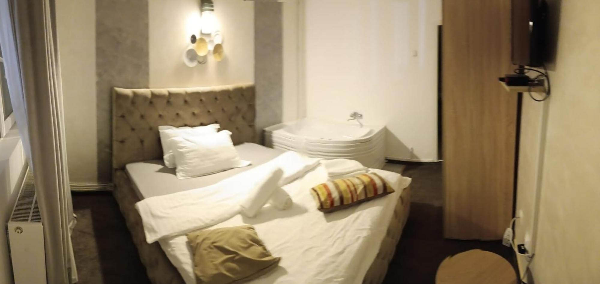 La Protap Calimanesti Hotel Luaran gambar